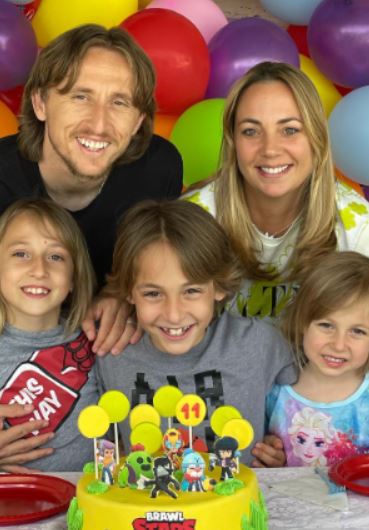 Ivano Modric celebrating his birthday with parents and two sisters Ema and Sofia